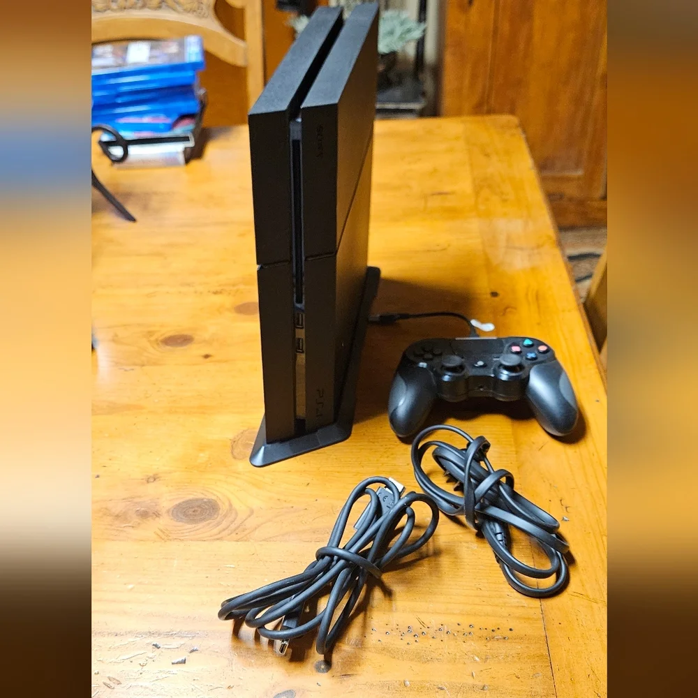 Sony Playstation 4 Gaming Console with Controller